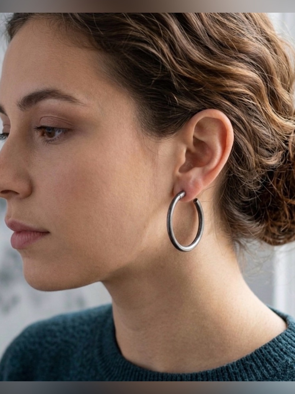 🧠 Vintage Silver Tone Hoop Earrings